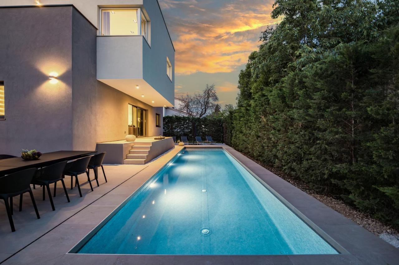 Villa Aida - 4 Bedroom Luxury Villa With Large Private Pool 4K Projector And Jacuzzi Pula Zewnętrze zdjęcie
